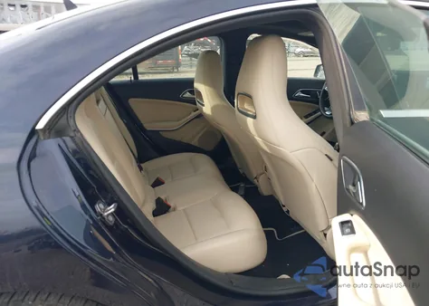 2018 Mercedes-Benz Cla 250 из США, поврежденный, VIN WDDSJ4EB4JN637135